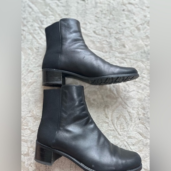 Stuart Weitzman Easy On Reserve Black Leather Chelsea Boots – Size 6 - Picture 2 of 8